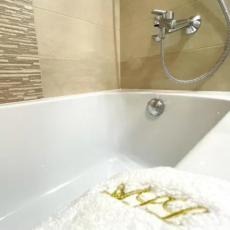 Апартаменти Aventura Loft *
